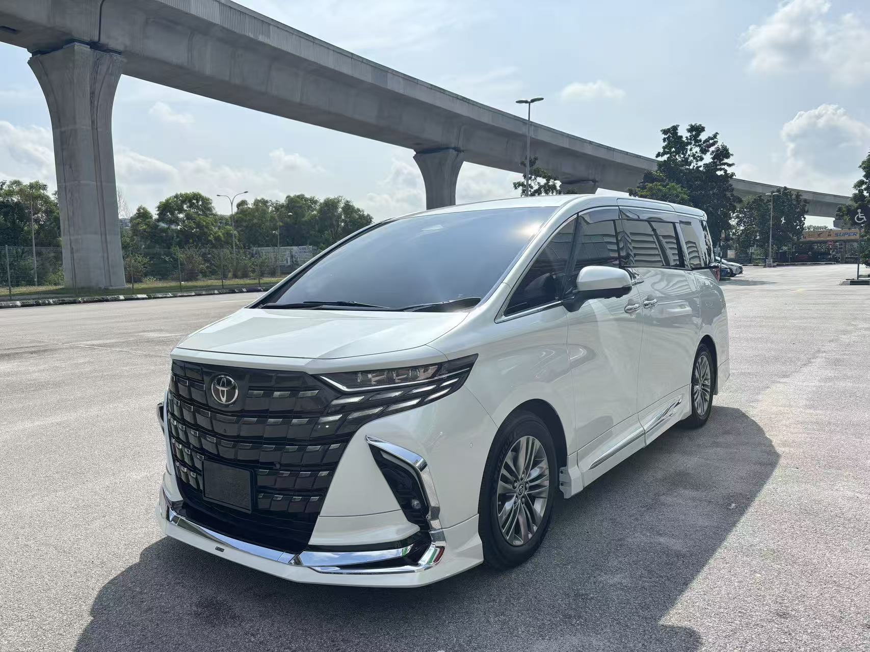 Toyota Alphard(新款)