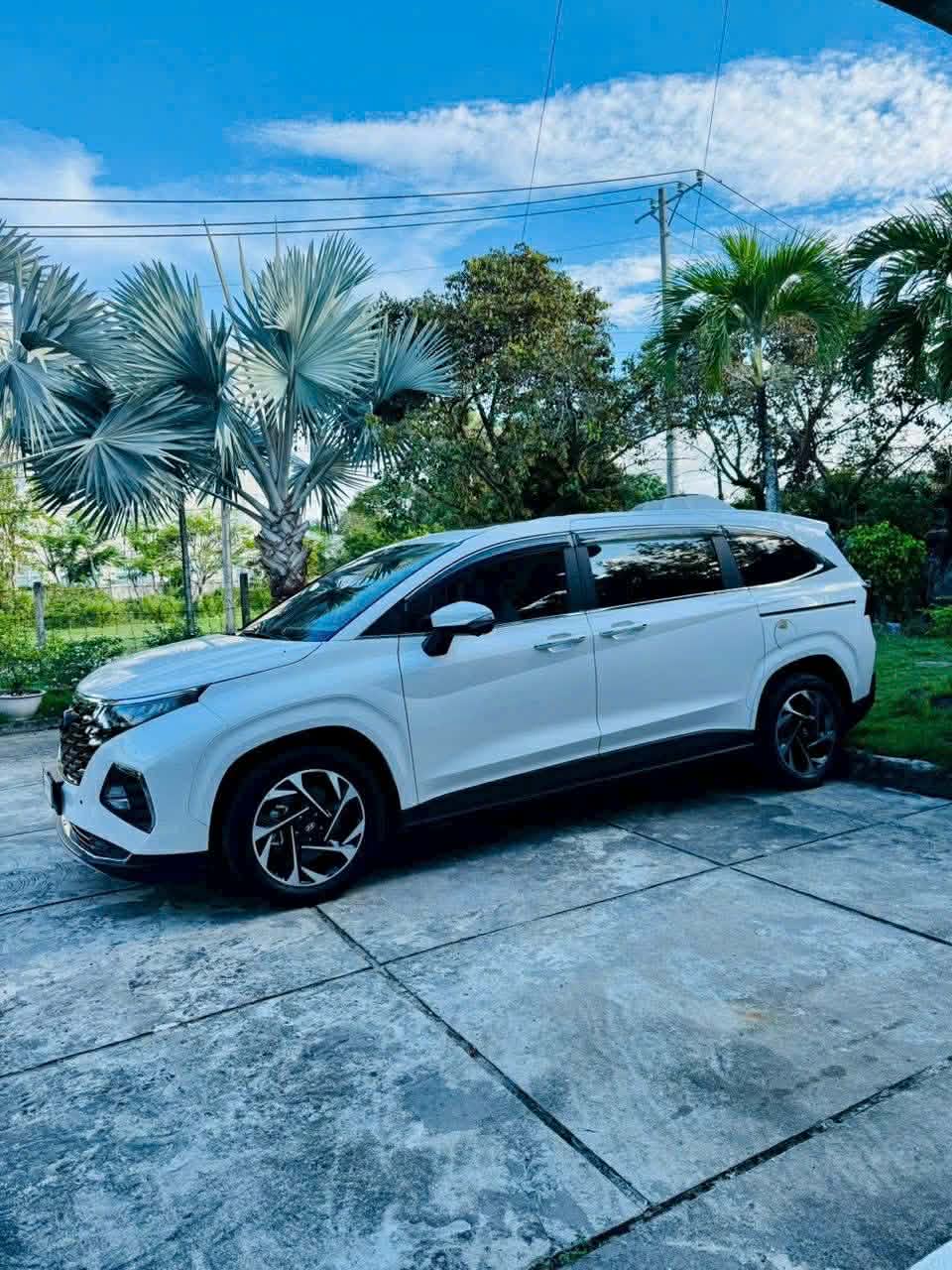 Hyundai Custin — 7 座商务 MPV · 商务接送